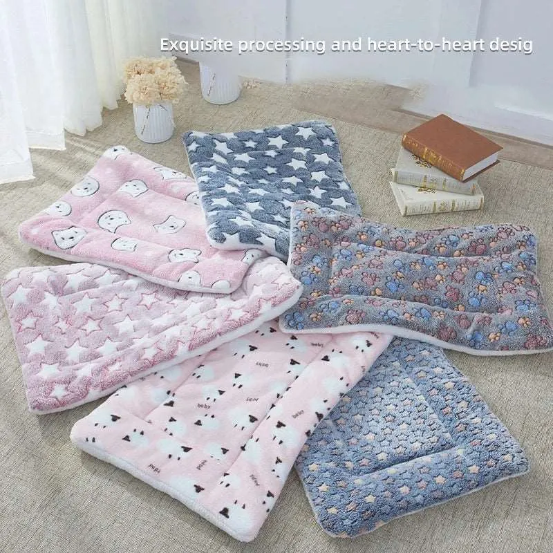 Flannel Pet Sleeping Mat – Cozy Dog Bed and Cat Cushion for All Sizes