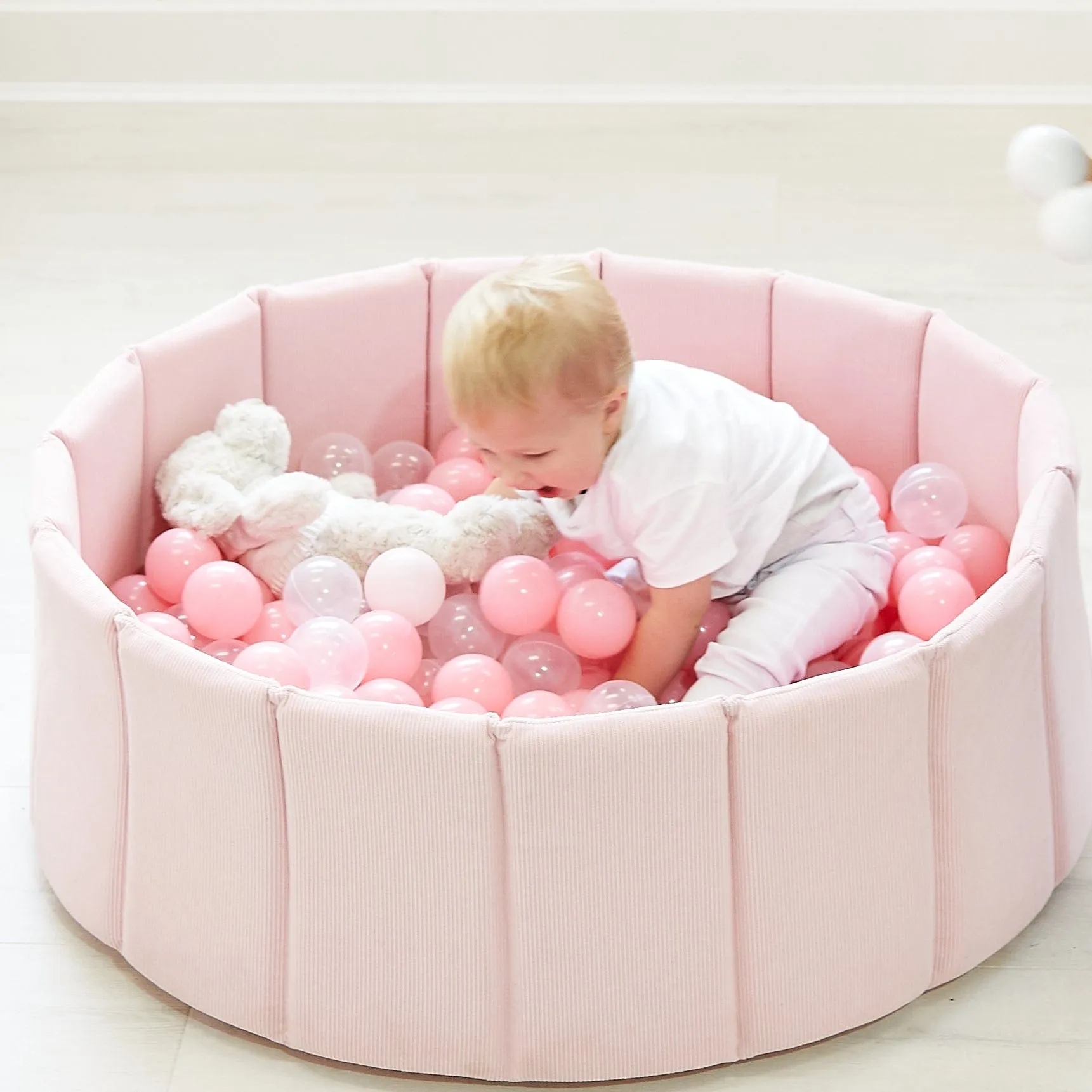 Foldable Corduroy Ball Pit with 200 Balls