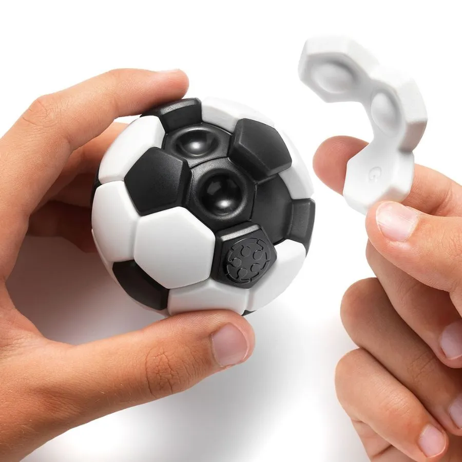Smart Games - Plug & Play Ball Puzzle Game